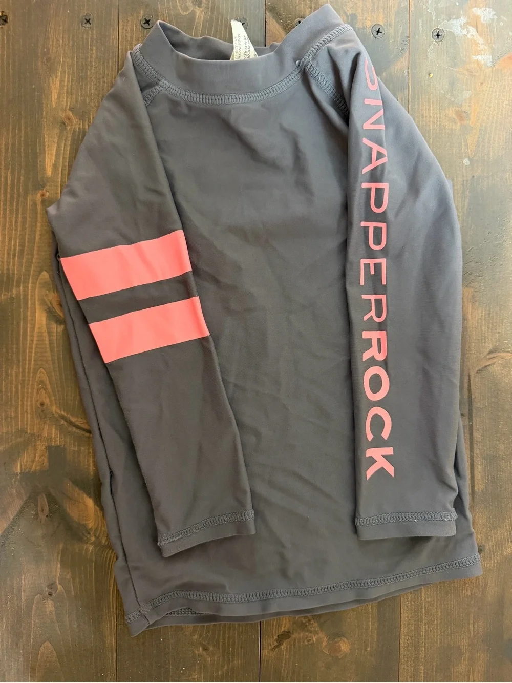Snapper Rock Men's Long Sleeve Rash Guard - Gray with Pink Details